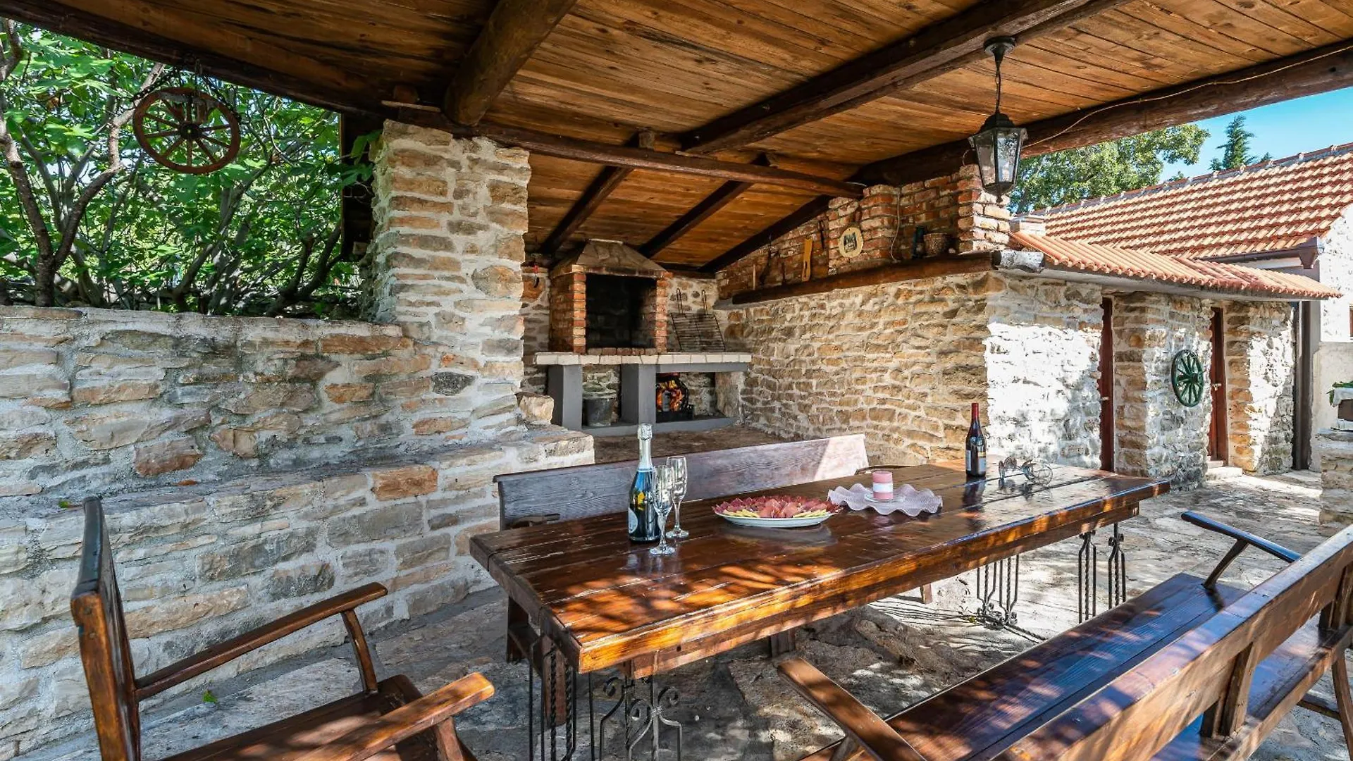 Holiday home Dalmatian Country House Irena Bruska